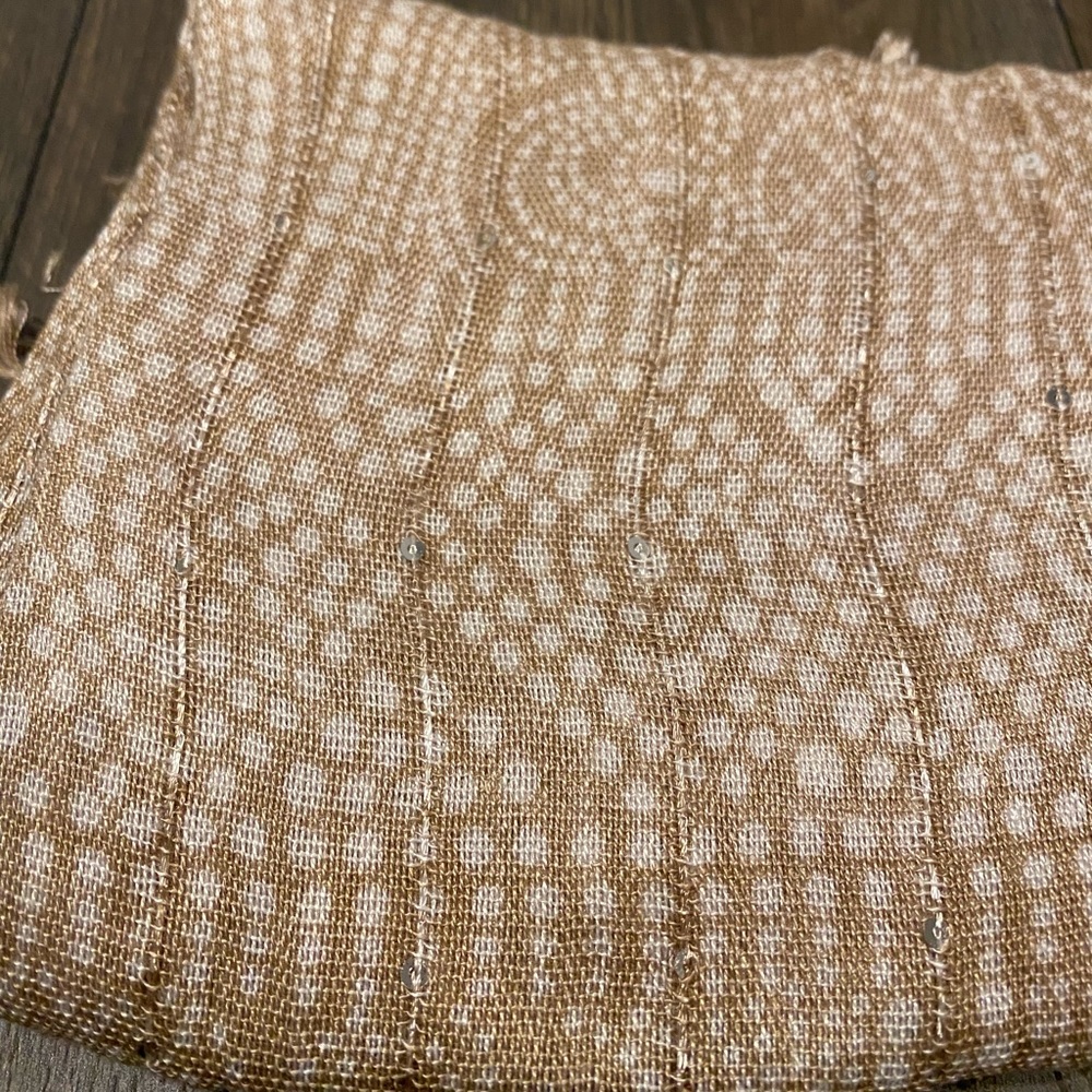 Patterned scarf/wrap - Picture 3 of 4
